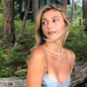 Meet your Posher, Antonia